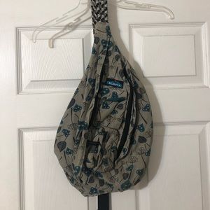 grey leaf Kavu crossbody bag